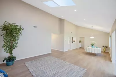 17210 Village 17, Camarillo, CA 93012 - Photo 9