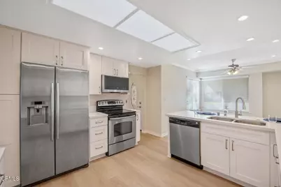 17210 Village 17, Camarillo, CA 93012 - Photo 19