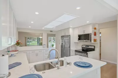 17210 Village 17, Camarillo, CA 93012 - Photo 21
