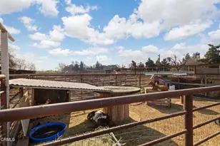 301 Sycamore Dr, Bakersfield, CA 93308 - Photo 29