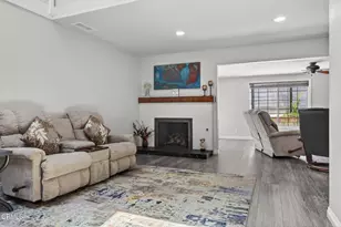 909 Burlington Ave, Ventura, CA 93004 - Photo 7