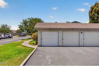 262 W Vineyard Avenue, Oxnard, CA 93036 - Photo 31
