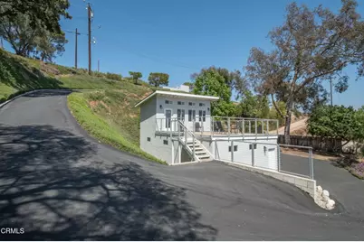 888 W Highland Drive, Camarillo, CA 93010 - Photo 35