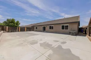 12226 Hawksmoor St, Bakersfield, CA 93311 - Photo 33