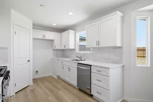704 Sammy Wy, Shafter, CA 93263 - Photo 13