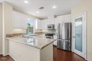 990 Holiday Ave, Ventura, CA 93003 - Photo 3