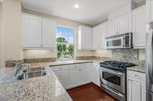 990 Holiday Ave, Ventura, CA 93003 - Photo 5