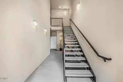 990 Holiday Avenue, Ventura, CA 93003 - Photo 25
