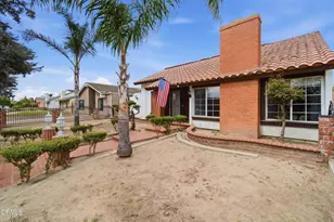 1131 Camelot Way, Oxnard, CA 93030 - Photo 3