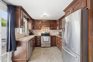 1131 Camelot Way, Oxnard, CA 93030 - Photo 23