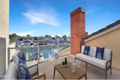 2010 Kingsbridge Way, Oxnard, CA 93035 - Photo 1