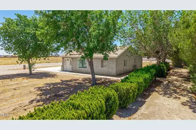 2866 W Avenue F, Lancaster, CA 93536 - Photo 3