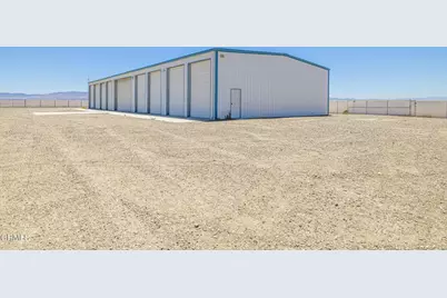 2866 W Avenue F, Lancaster, CA 93536 - Photo 41