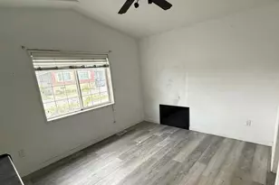102 Fontana Dr, Oxnard, CA 93033 - Photo 5