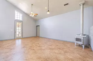 33000 106th St, Juniper Hills, CA 93543 - Photo 17