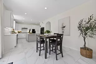 2096 Mission Hills Dr, Oxnard, CA 93036 - Photo 5