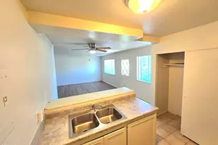 718 W Hemlock St, Port Hueneme, CA 93041 - Photo 5