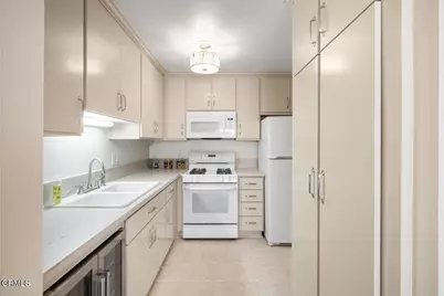 1276 Seacliff Court #7, Ventura, CA 93003 - Photo 11
