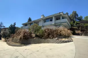 377 N Loop Dr, Camarillo, CA 93010 - Photo 1