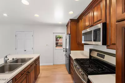22901 Leadwell Street, West Hills, CA 91307 - Photo 7