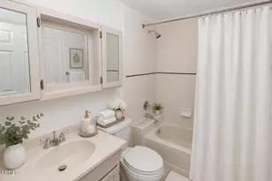 22901 Leadwell St, West Hills, CA 91307 - Photo 13