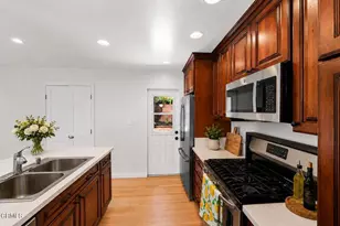 22901 Leadwell St, West Hills, CA 91307 - Photo 7
