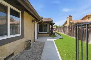 26019 Palomita Dr, Valencia, CA 91355 - Photo 3