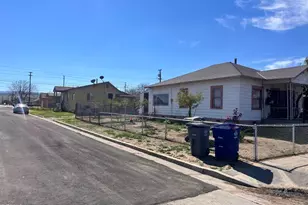 296 E Coolidge St, Coalinga, CA 93210 - Photo 7