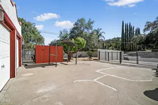 1200 Forest Dr, Santa Paula, CA 93060 - Photo 27