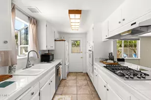 950 Seaside Ct, Ventura, CA 93001 - Photo 31