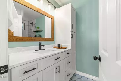 950 Seaside Court, Ventura, CA 93001 - Photo 23