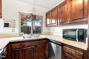 1505 Raccoon Ct, Ventura, CA 93003 - Photo 17
