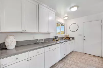 296 S Brookshire Avenue, Ventura, CA 93003 - Photo 13