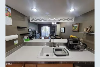 865 S B Street #J2, Oxnard, CA 93030 - Photo 7