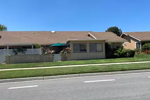 39104 Village 39, Camarillo, CA 93012 - Photo 3