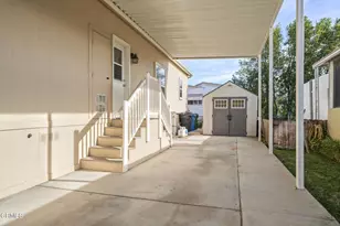 15750 Arroyo Dr, Moorpark, CA 93021 - Photo 29