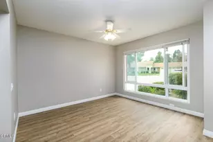 9210 Village 9, Camarillo, CA 93012 - Photo 11