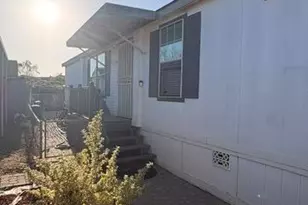 211 Calle De La Rosa, Camarillo, CA 93012 - Photo 17