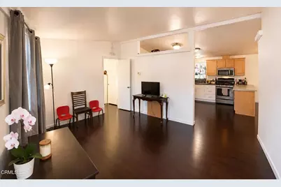 211 Calle De La Rosa #211, Camarillo, CA 93012 - Photo 3