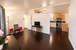 211 Calle De La Rosa, Camarillo, CA 93012 - Photo 3