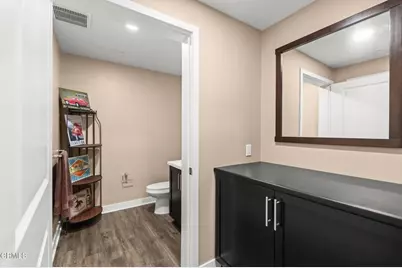 2810 Wagon Wheel Road #402, Oxnard, CA 93036 - Photo 5