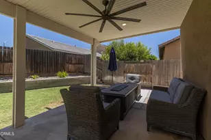 1408 Waterfall Ln, Bakersfield, CA 93311 - Photo 35
