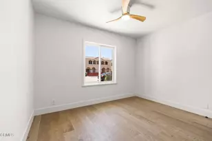 175 E Lewis St, Ventura, CA 93001 - Photo 21