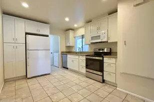 11243 Village 11, Camarillo, CA 93012 - Photo 7