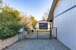 28050 Black Gold Way, Tehachapi, CA 93561 - Photo 35