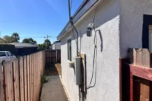 11333 Azahar St, Ventura, CA 93004 - Photo 33