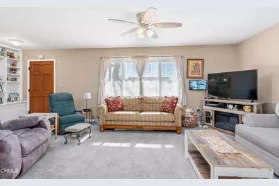 5812 Burke Way, Bakersfield, CA 93309 - Photo 13