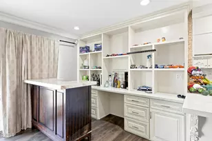 565 E Olive St, Oxnard, CA 93033 - Photo 5