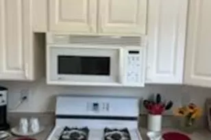 394 396 Hurst Ave, Ventura, CA 93001 - Photo 3