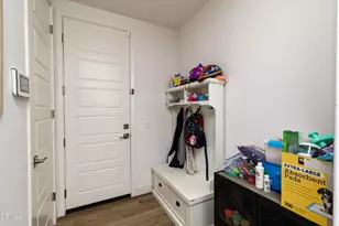28608 Windbreak Terrace, Santa Clarita, CA 91350 - Photo 13